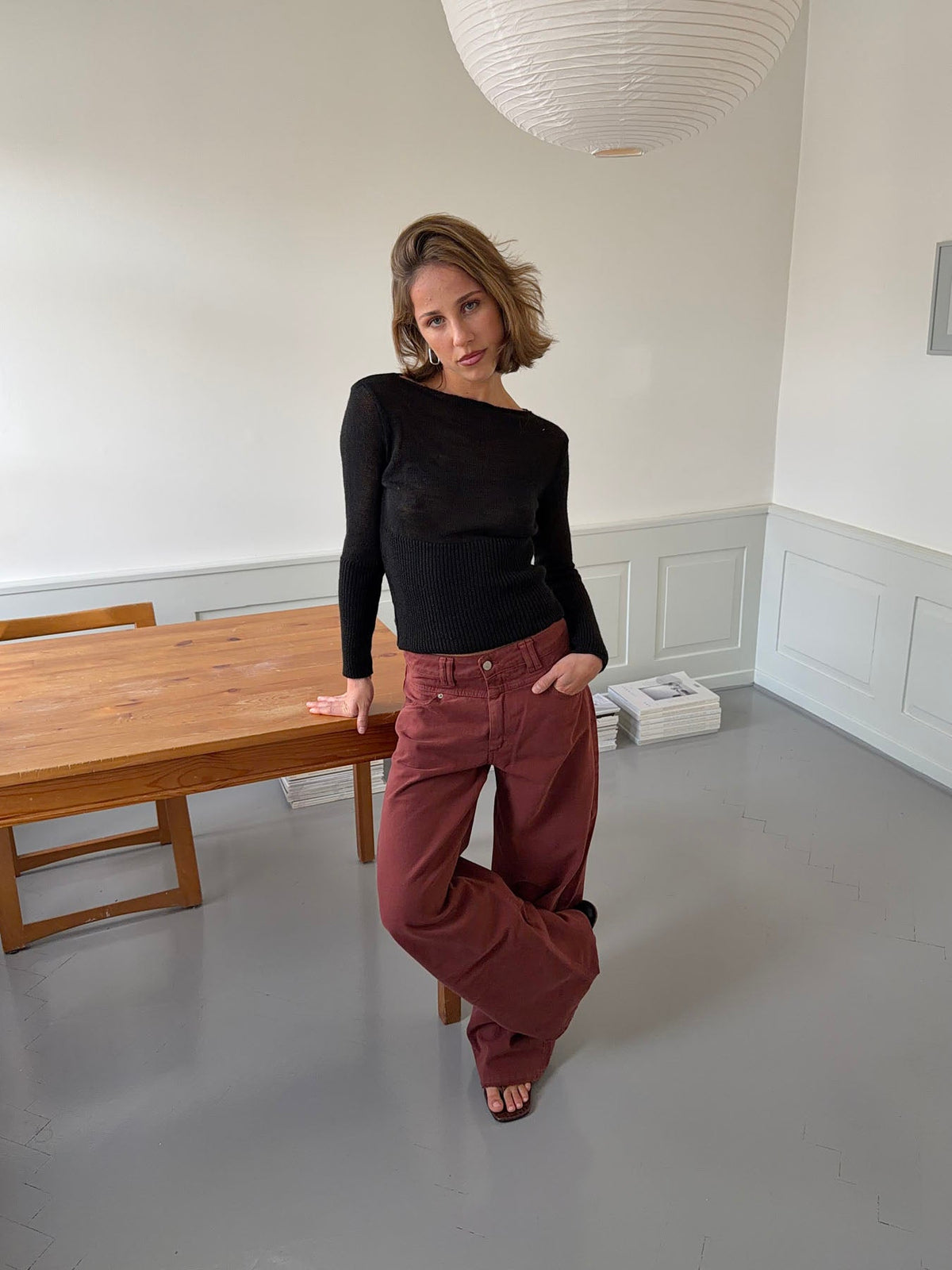 Lova fitted knit sweater – Black