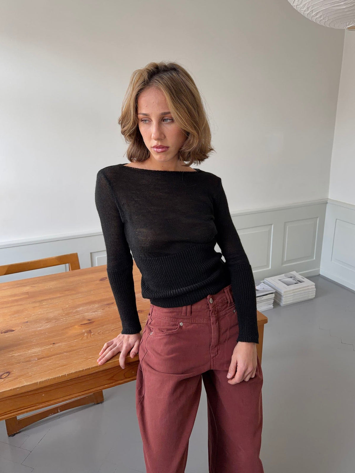 Lova fitted knit sweater – Black